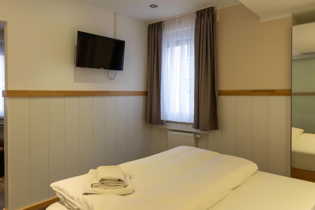 Hotel Post Mit Klimaanlage Neckarsulm Bagian luar foto