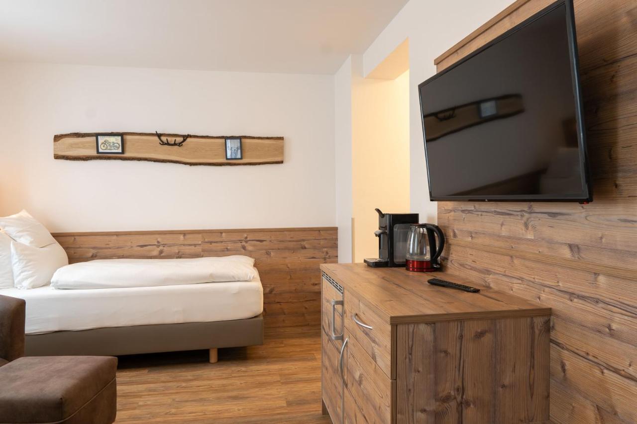 Hotel Post Mit Klimaanlage Neckarsulm Bagian luar foto