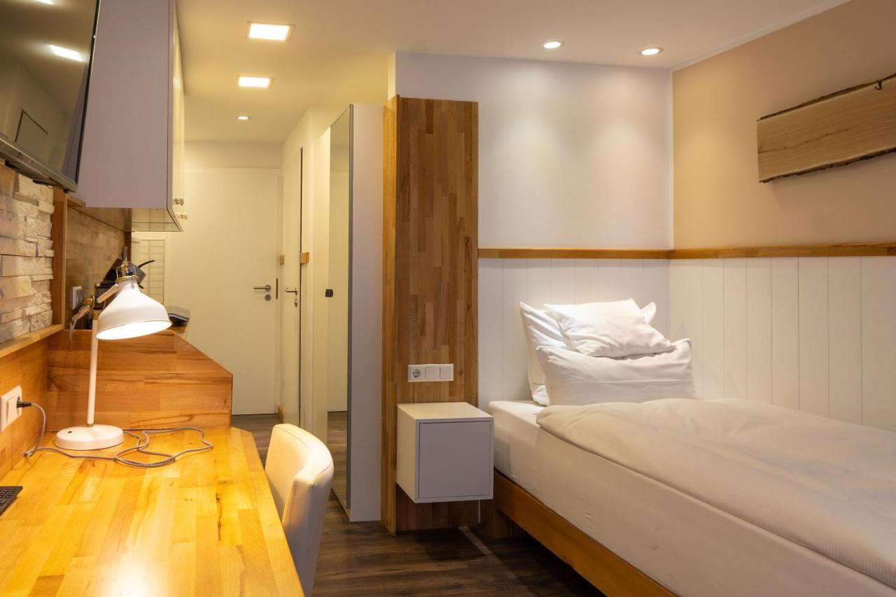Hotel Post Mit Klimaanlage Neckarsulm Bagian luar foto